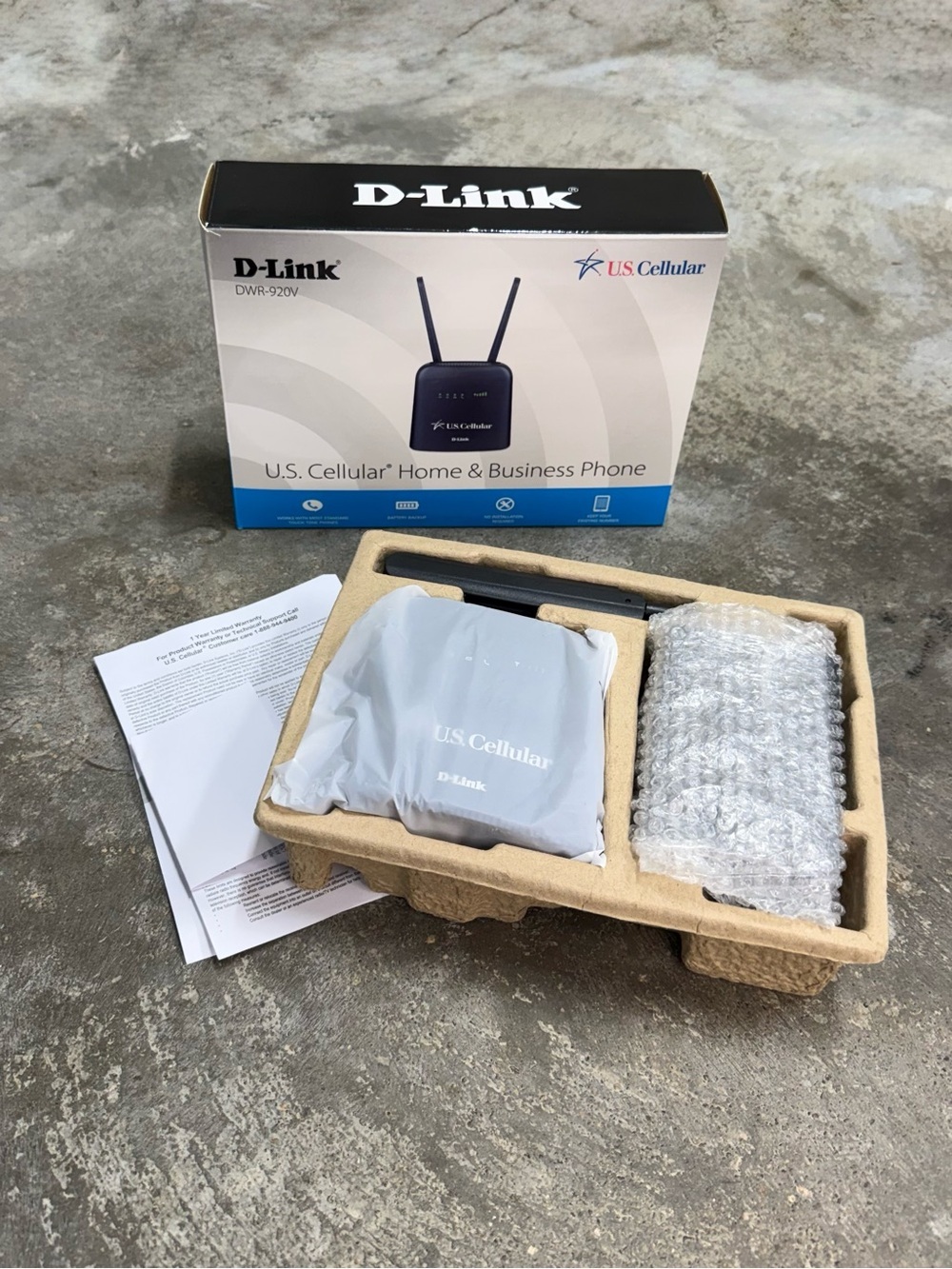 D-Link DWR-920V 4G LTE U.S. Cellular Router - Picture 3 of 8